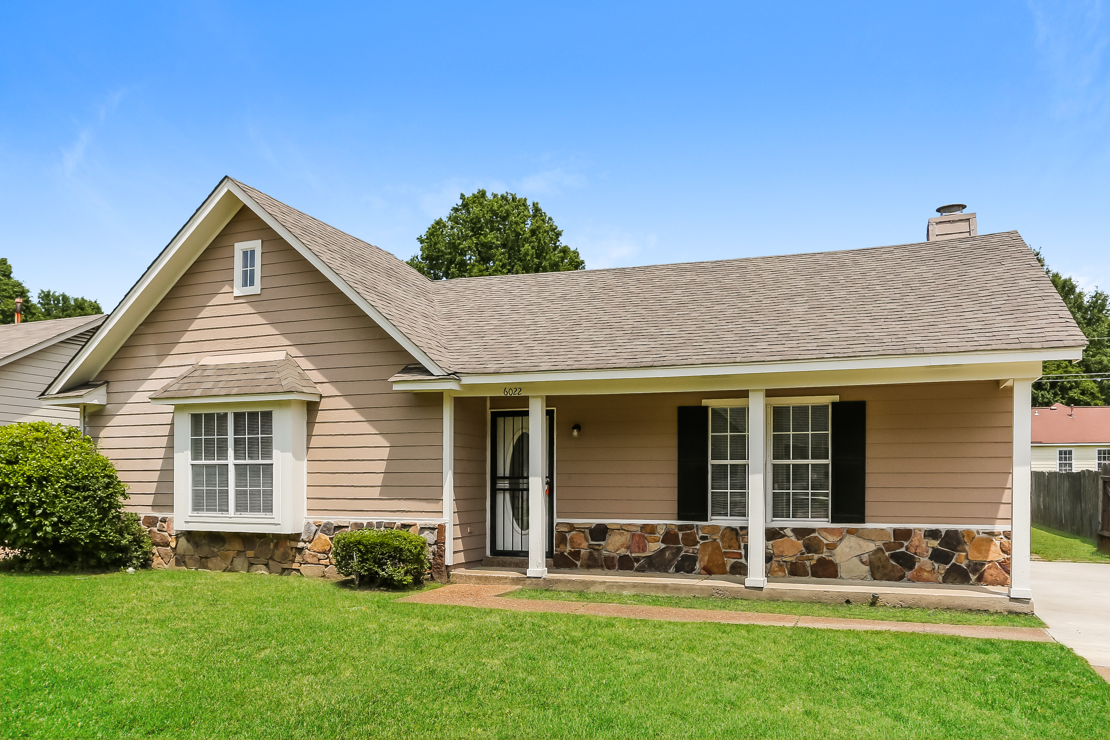 6022 CHANDELEUR DR Millington, TN 38053